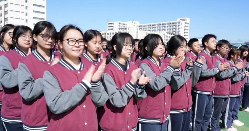 運動點亮青春  奮（fèn）鬥逐夢未來 _ 六力高中第三屆體育節之跑操風采展