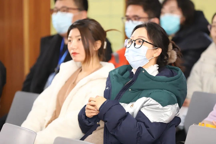 天津私立小學/初中/高中——立師德、塑師表、鑄師魂：六力學校師德師風第一課